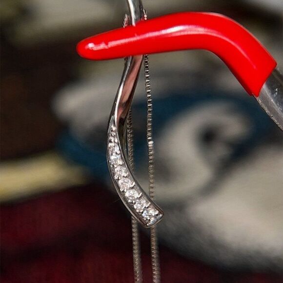 14k/10k Diamond Wavy Pendant Necklace - Picture 2 of 9